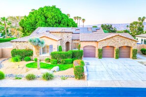 Exterior - BigBiggy/Waterslide/100k Game Room (Indio)