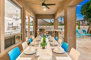 تناول الطعام بالخارج