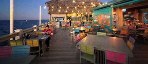 Outdoor dining - Water views and Sunsets (Hudson)