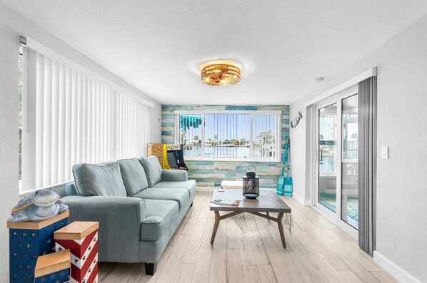 Smart TV, video games