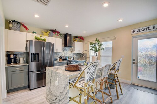 20% off Beach House - Close to Lake Worth Beach & Downtown 