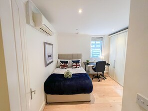 2 bedrooms, iron/ironing board, travel cot, WiFi