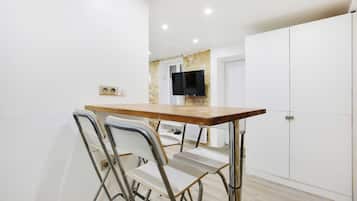 Apartment | Dining