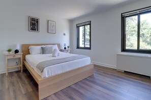 舒適公寓, 陽台, 城市景觀 | 1 間臥室、高級寢具、遮光布/窗簾、熨斗/熨衣板