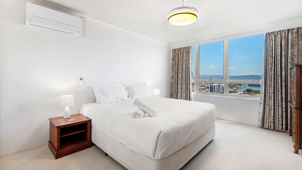 Condor Waterfront Apartment in Surfers Paradise Gold Coast Vrbo