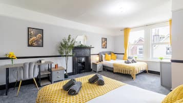 2 bedrooms, iron/ironing board, free WiFi, bed sheets