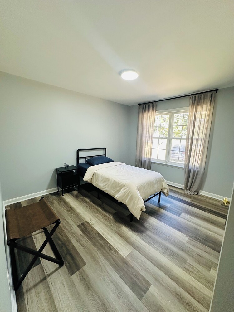 Charming Guesthouse at Hidden Lake Stafford Vrbo