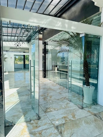 Terraza o patio. Hotel y Centro de Negocios Yoel