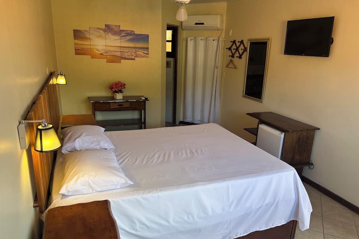 Comfort-Doppelzimmer, 1 Schlafzimmer, Hügelblick | Verdunkelungsvorhänge, Bügeleisen/Bügelbrett, kostenloses WLAN