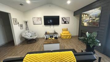 Smart-TV, Kamin