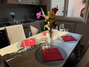 Dining - Spacious and bright apartment with parking space and high-speed wi-fi  (Vezzo)