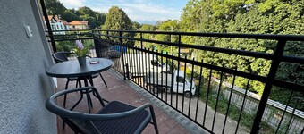 Spacious and bright apartment with parking space and high-speed wi-fi