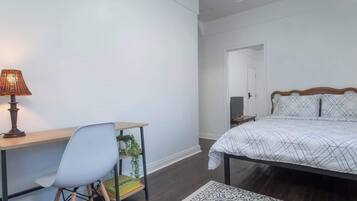 1 bedroom, desk, iron/ironing board, WiFi