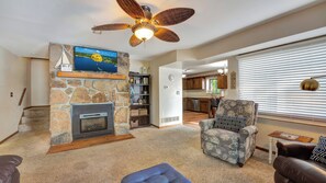 TV, fireplace