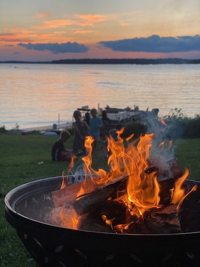 Historic Pelican Lakeside Resort for family reunions and group vacations. 