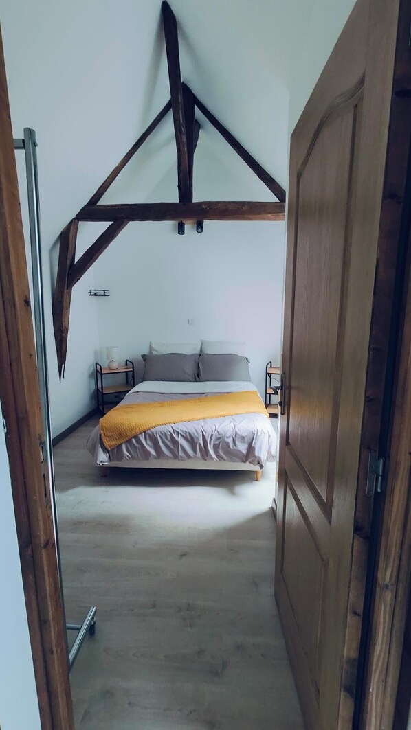 1 bedroom, WiFi, bed sheets - Small gite in the center of Montbazon, close to shops and the donjon. (Sorigny)