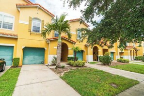 Exterior - Next2Parks/LakeView/Coco/HauntedMansion/Encanto (Kissimmee)