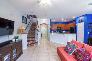 Smart-tv, boeken en een stereo