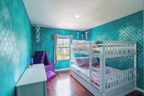3 bedrooms, iron/ironing board, travel cot, free WiFi