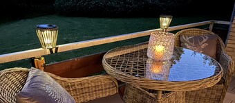 Sunny side apartment - central, flooded with light, quiet location, carport