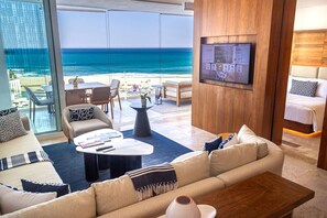 Smart TV, videojuegos, futbolito y tenis de mesa 