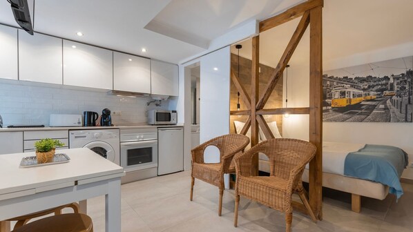 Interior - Cozy Studio for Two by LovelyStay (Lisboa)