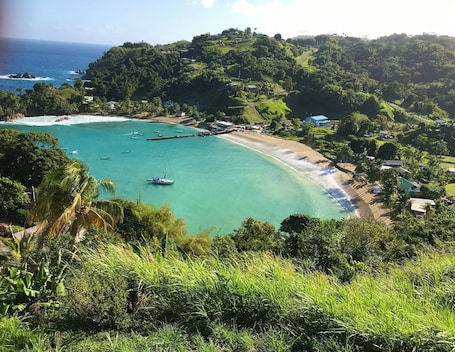 Beach. Charming 3-bedroom villa with WiFi, AC in fabulous Parlatuvier, Tobago