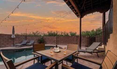 King Bed, Location, Pool, Fire Pit, & Views