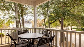 Outdoor dining - Unforgettable Family Fun Awaits at Wyndham at the Cottages- 3 Bd. Deluxe (North Myrtle Beach)