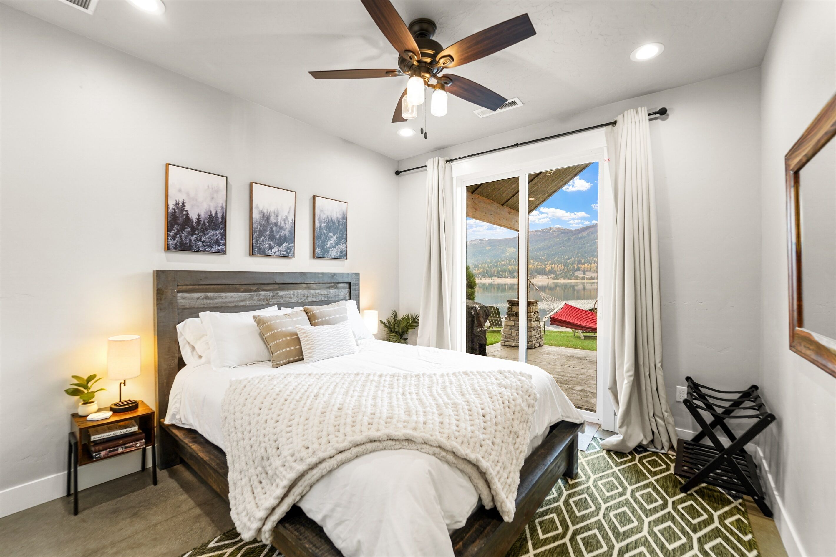 6 bedrooms, travel cot, free WiFi, bed sheets