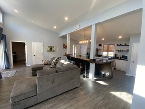 テレビ、書斎 / ワークスペース