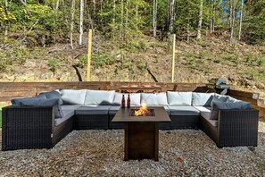 Property grounds - Outdoor Cinema, Fire pit, Hot tub, Game room, Movie Theater, Pet friendly (Sevierville)