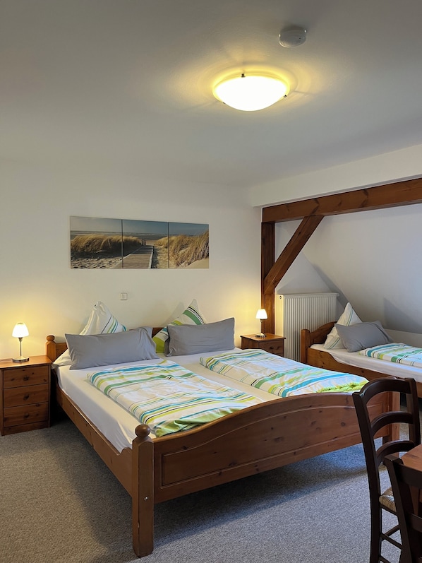 1 bedroom, WiFi, bed sheets