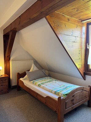 1 bedroom, WiFi, bed sheets