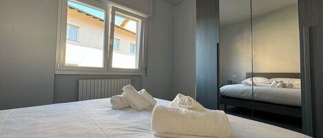 1 bedroom, free WiFi, bed sheets