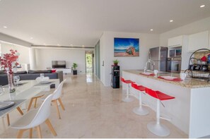 In-room dining - Magia by Zamá Homes (Playa del Carmen)
