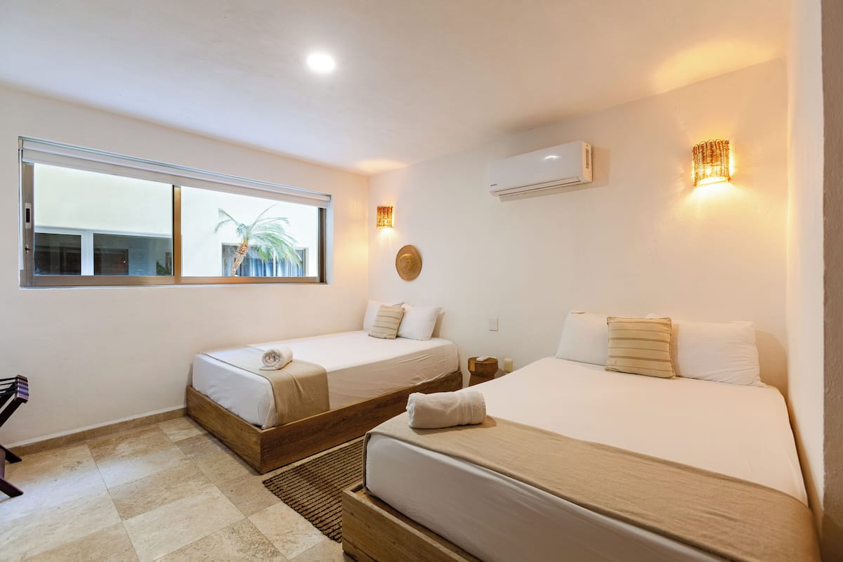 THE CARIBBEAN TWO | 3 bedrooms, free WiFi, bed sheets