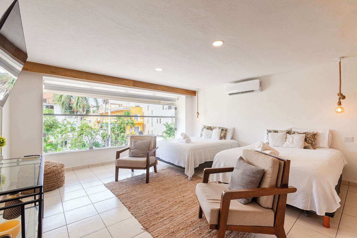 THE CHARMING ONE | 3 bedrooms, free WiFi, bed sheets