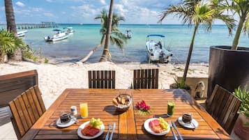 THE BEACH ONE | Balcony