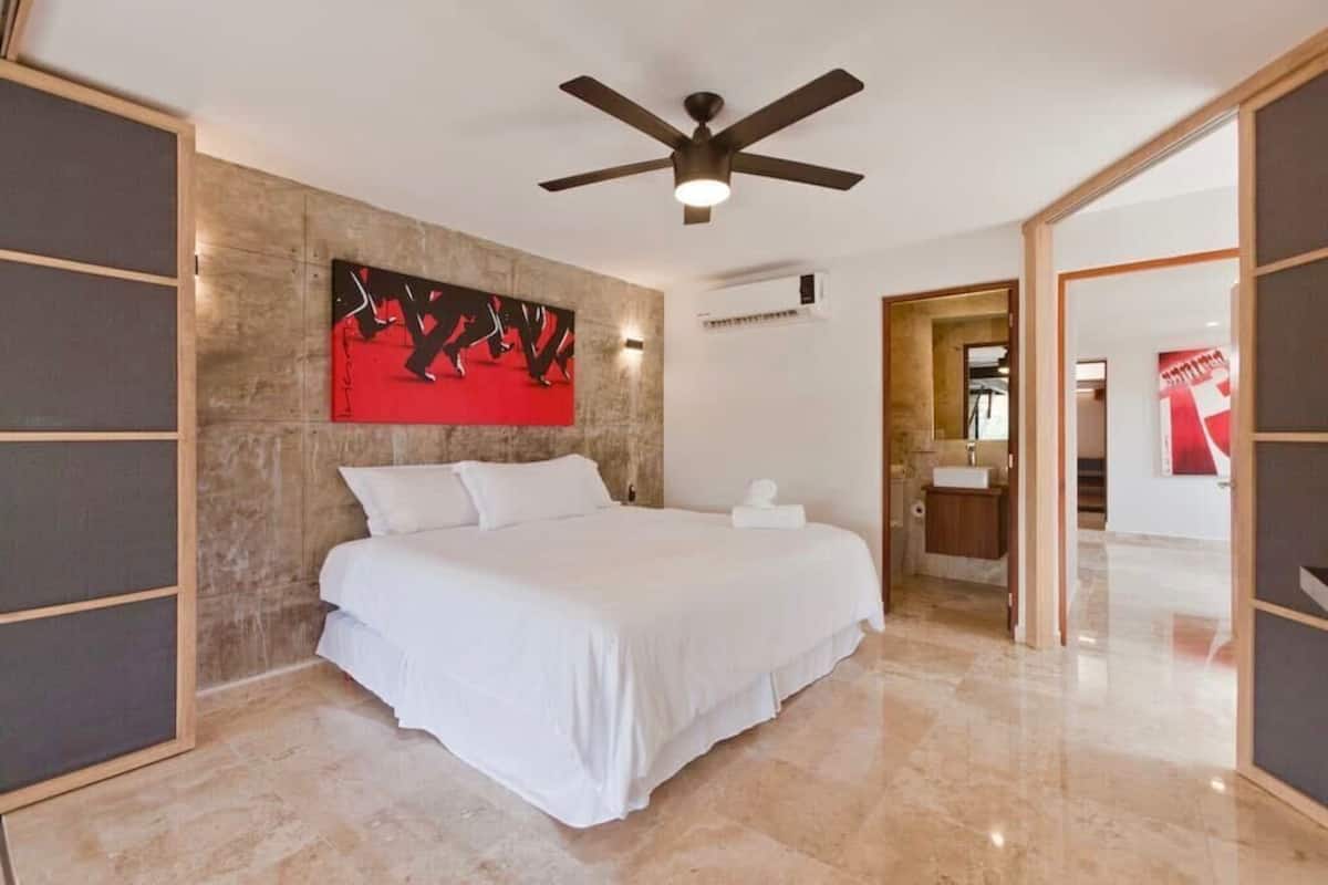 THE FANCY ONE | 3 bedrooms, free WiFi, bed sheets