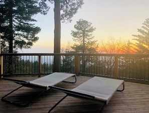 Terrace/patio - Cal-Zen Architectural home with Sunset Views (IDYLLWILD)
