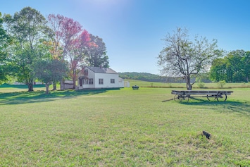 Pellston Vacation Rental | 4BR | 2BA | 2,400 Sq Ft | 4 Steps to Enter