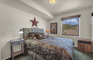5 Schlafzimmer, Bügeleisen/Bügelbrett, WLAN, Bettwäsche