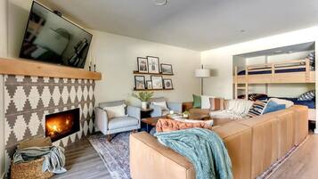 Smart-tv, eldstad och datorskÀrmar