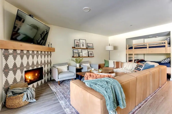 Smart TV, fireplace, computer monitors