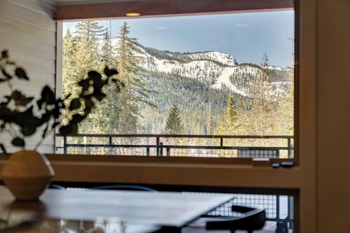 Government Camp Condo: Ski-in/Ski-out, Mountain Views, Walk to Downtown