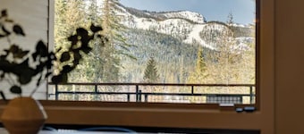 Government Camp Condo: Ski-in/Ski-out, Mountain Views, Walk to Downtown