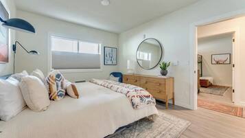 2 bedrooms, desk, iron/ironing board, travel cot