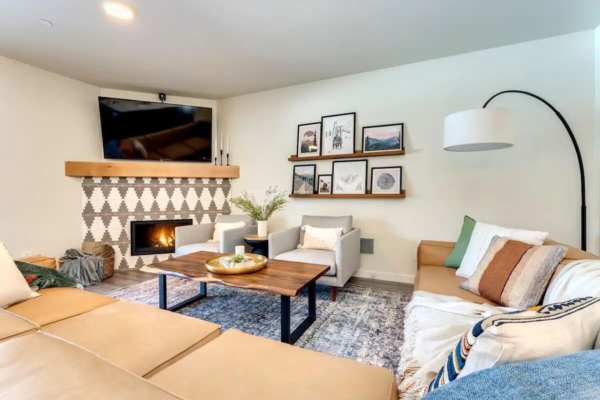 Älytelevisio, takka, tietokoneen näyttö