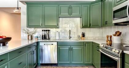 Government Camp Condo: Ski-in/Ski-out, Mountain Views, Walk to Downtown